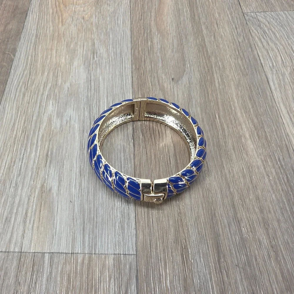 GPK Gold Tone Blue Enamel Snake Skin Pattern Hinged Bangle Bracelet‎ Women's